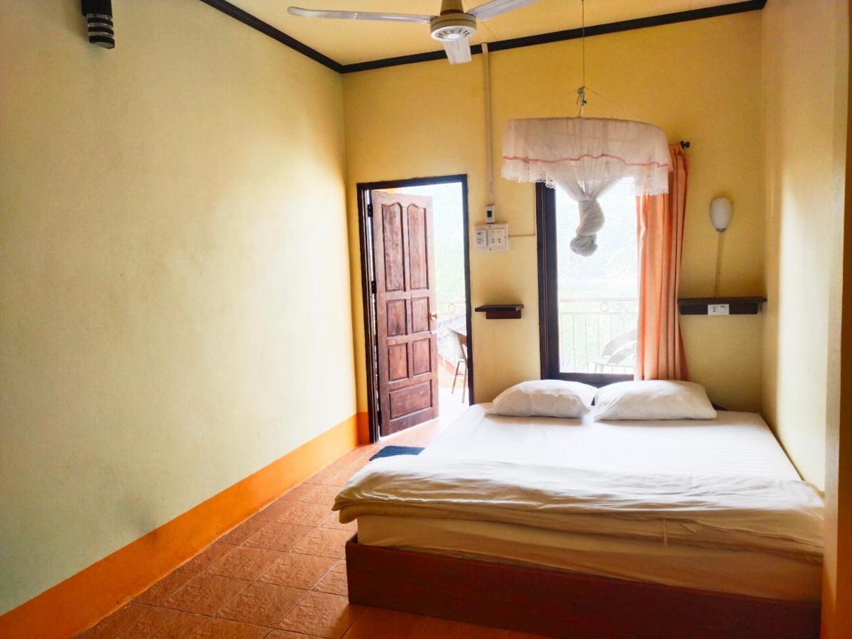 Pdv Guesthouse Muang Ngoi Exterior photo